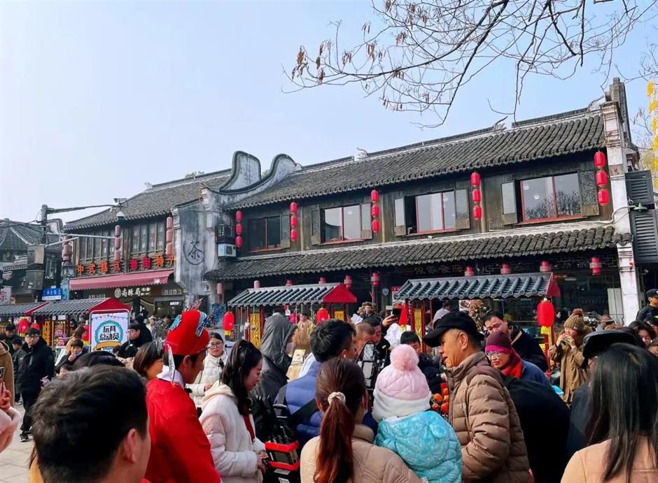 賞花燈、逛市集……上海古鎮冬日玩法上新