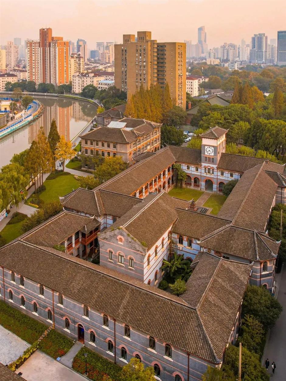 开往春天的巴士,带你打卡魔都春日浪漫