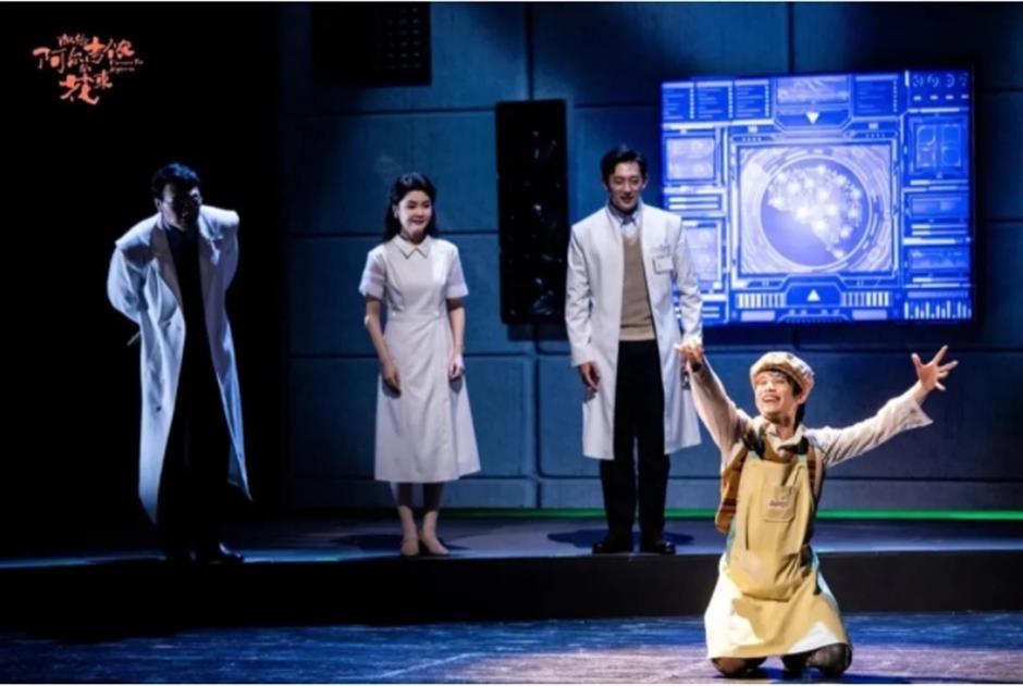 春天到了,最美湖畔剧院上新!