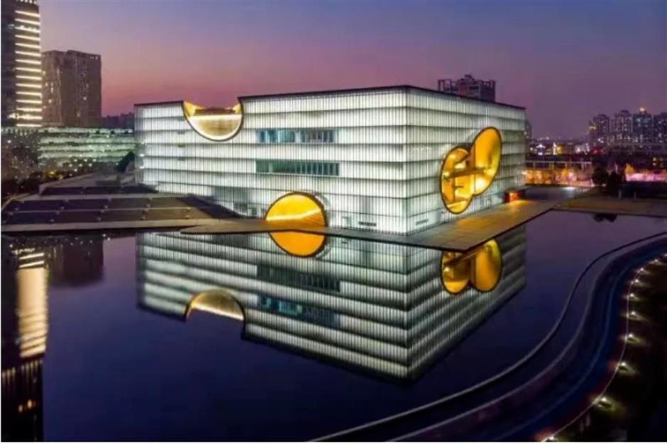 春天到了,最美湖畔剧院上新!