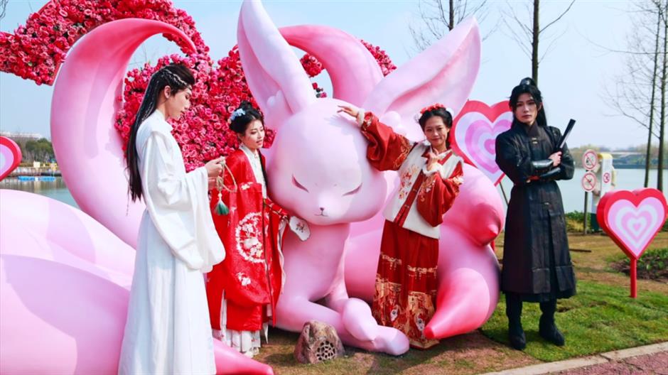 45米巨龙盘踞上海这座城堡!还有百万株鲜花梦幻盛放!