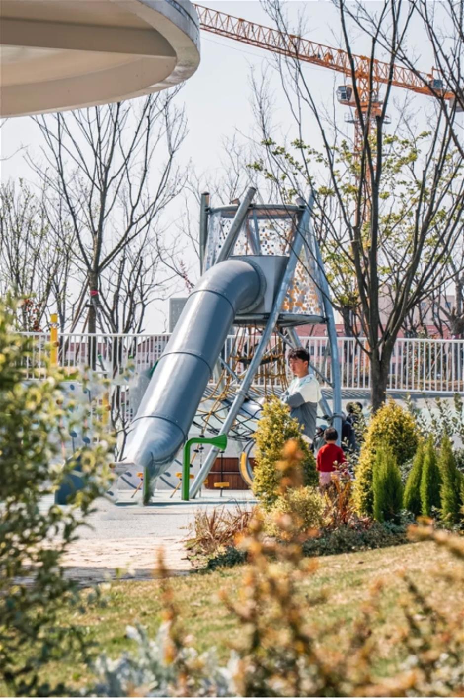 苏州河边又添一座免费公园!沙坑、露营、游乐场……快来享受好春光