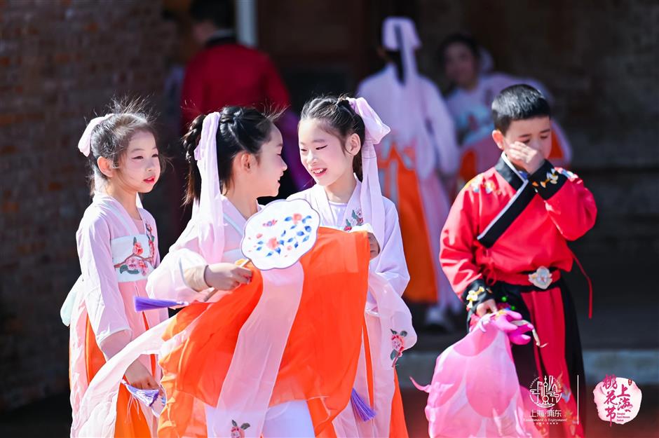 春日浪漫藏不住!2024上海桃花节盛大开幕