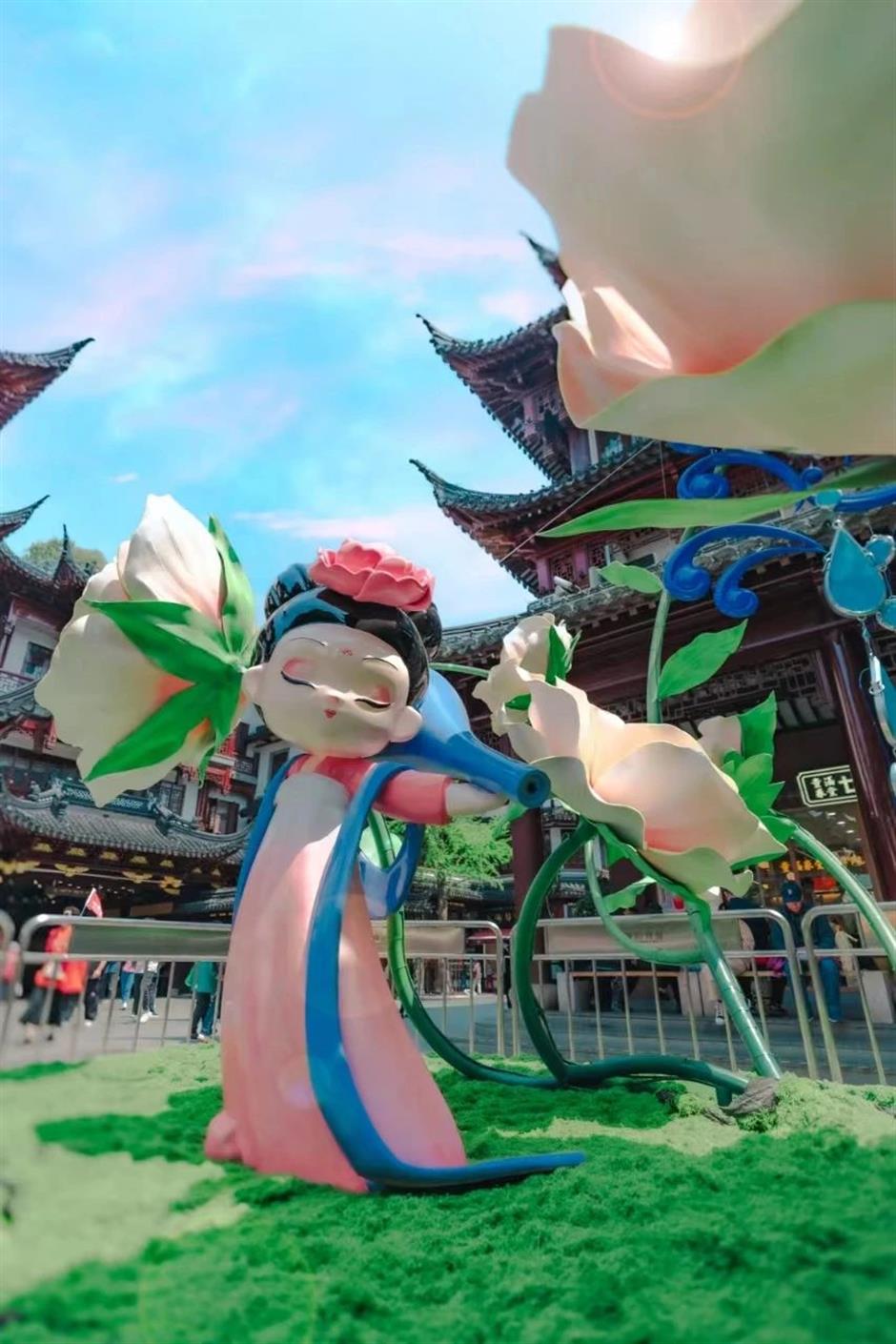 惊艳!百年九曲桥开出一朵巨型牡丹