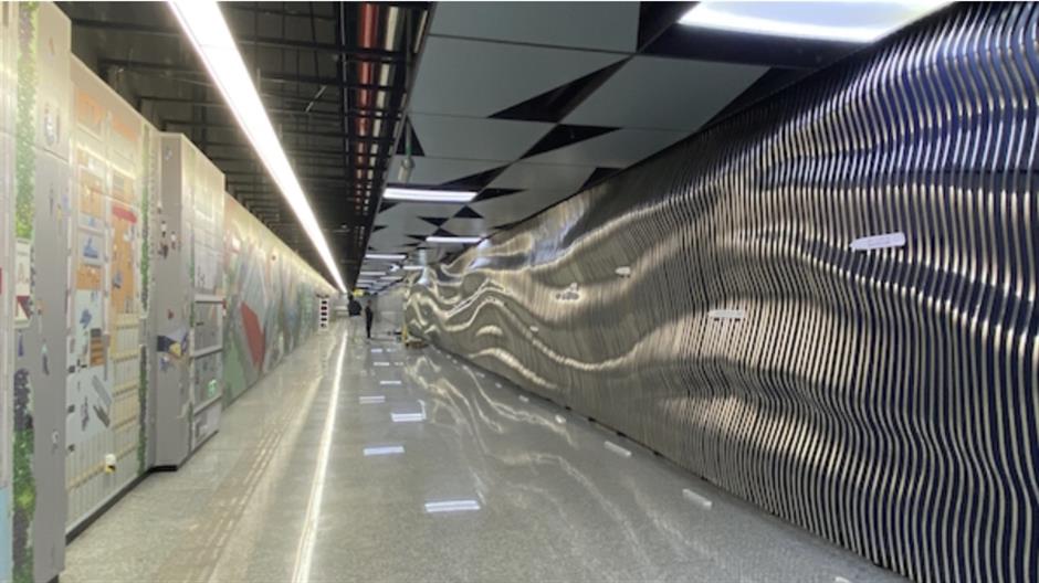 免费美展,地铁站里就能欣赏