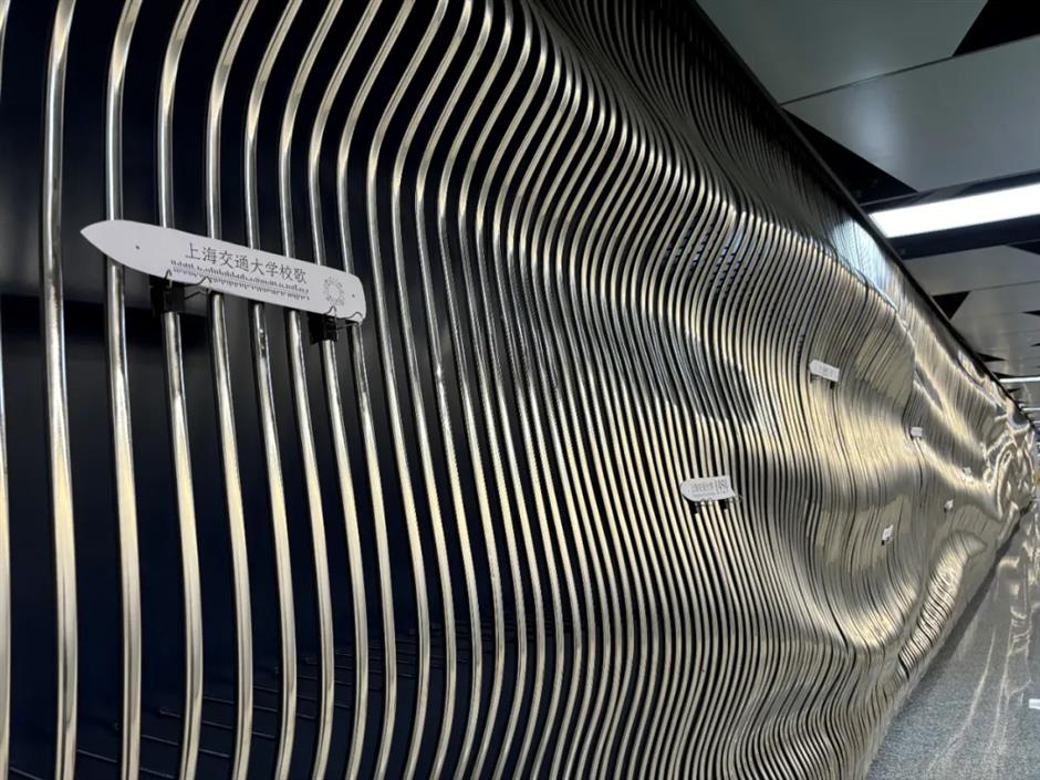 免费美展,地铁站里就能欣赏