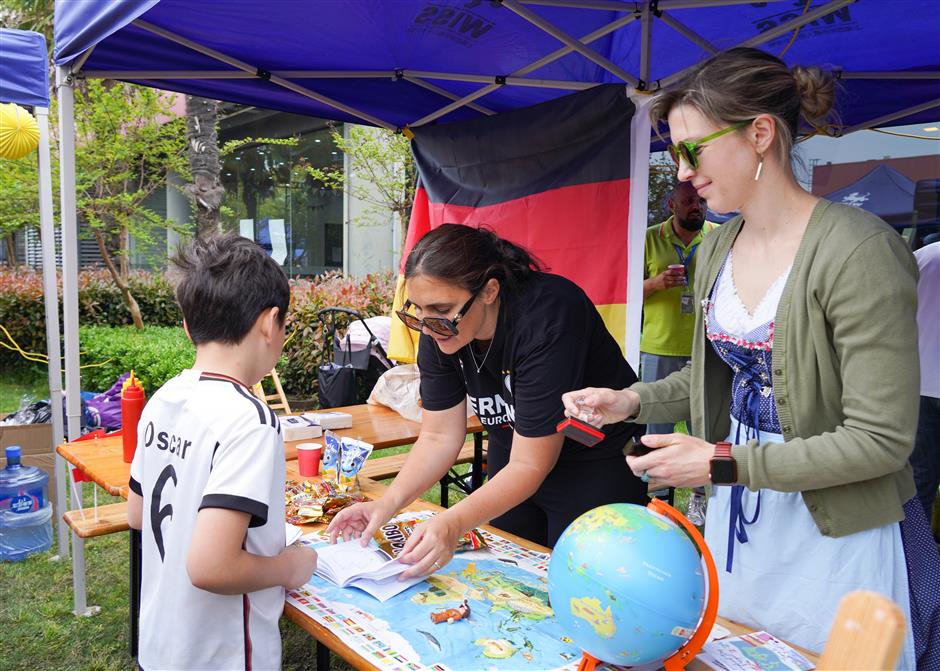 Festival showcases foreign dance and foods