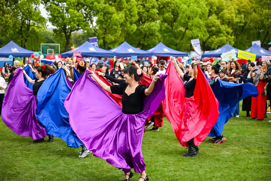 Festival showcases foreign dance and foods