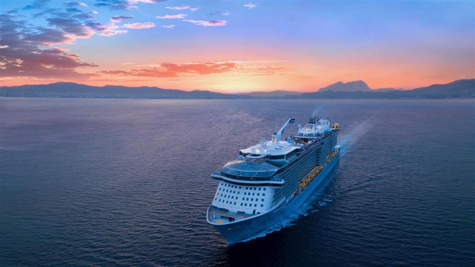 超级国际巨轮抵沪,上海迎来