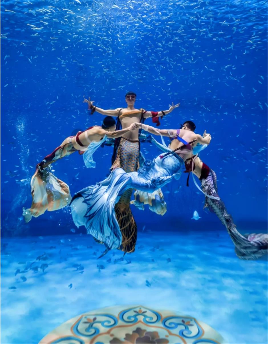 乐游上海·五一: 赏烟花、看虎鲸、观人鱼、遇国风