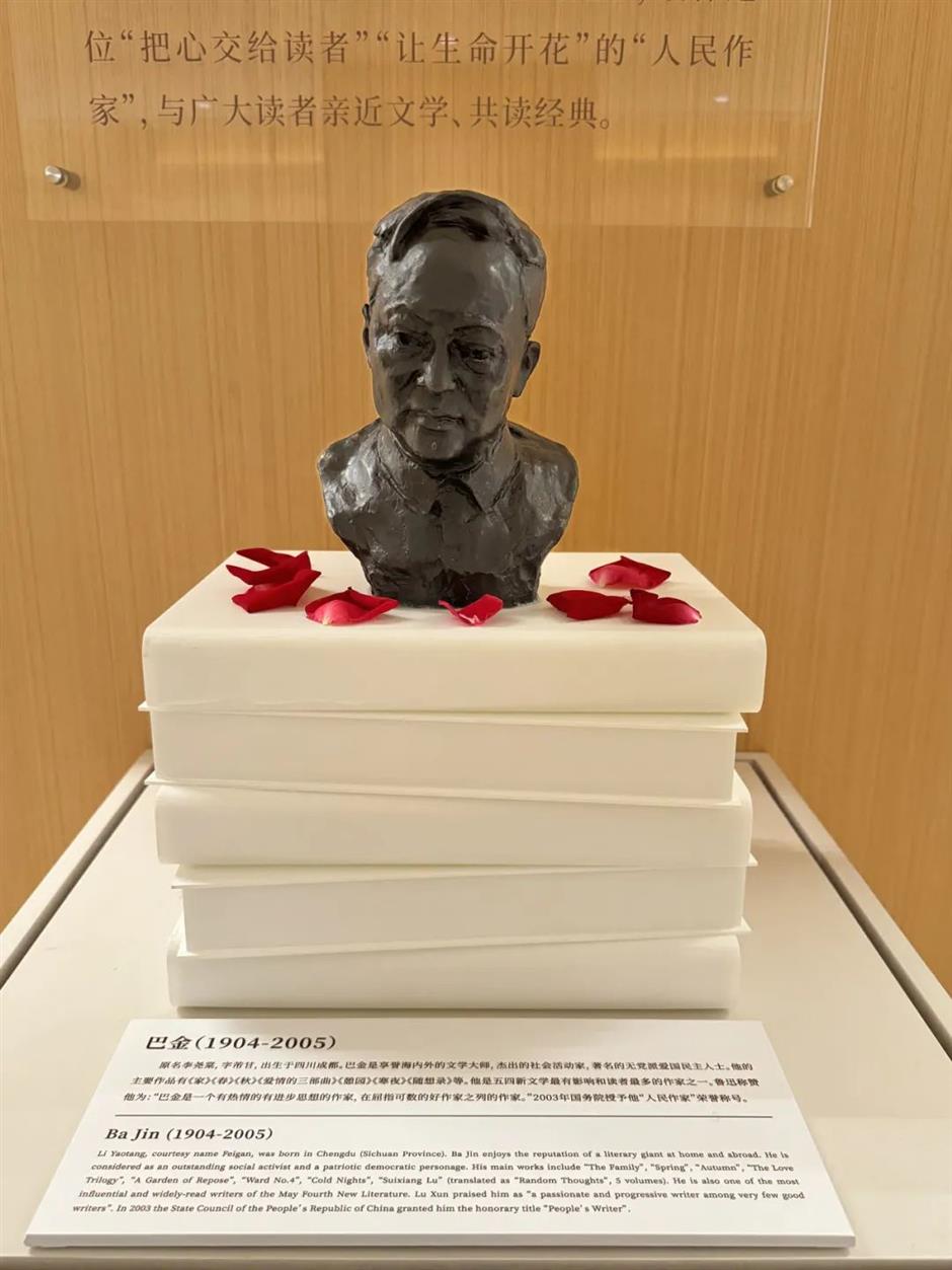 給你一間名人大咖的書房,約嗎?