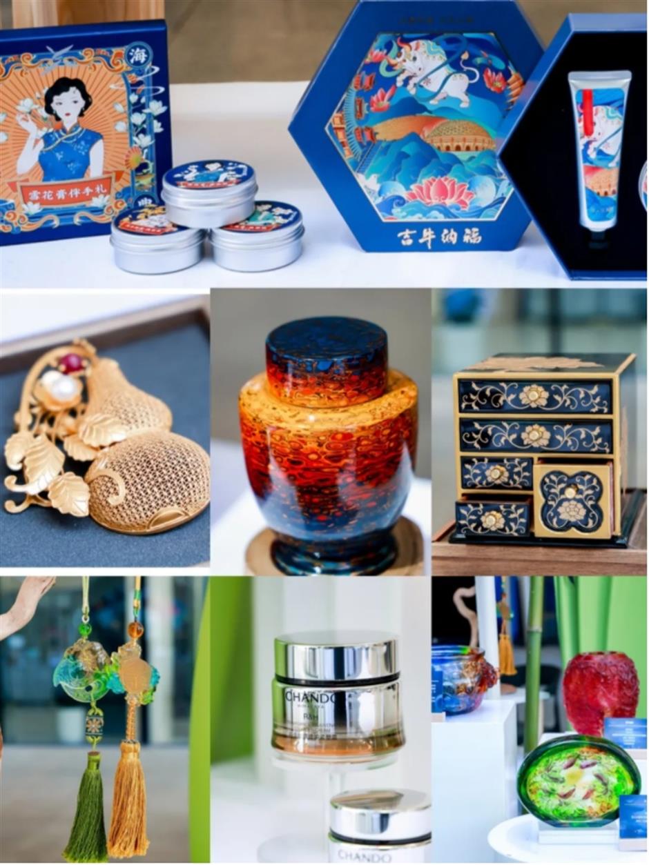 逛邮车集市,领惠民