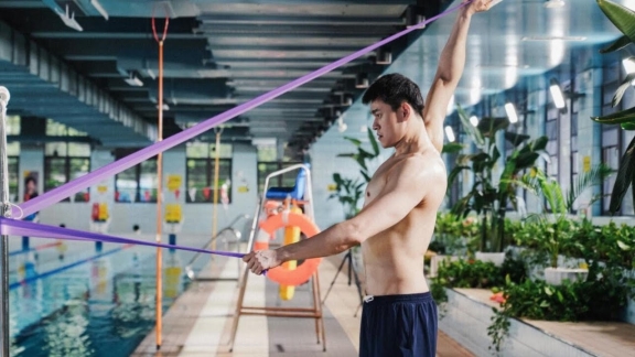 Sun Yang eyes competitive return as drugs ban ends - Vimarsana News