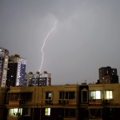 Severe weather tests China, brings more heat, rainstorms