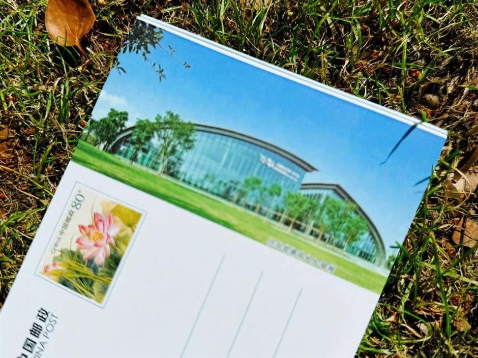 跟着明信片打卡,收集同框夏日美景