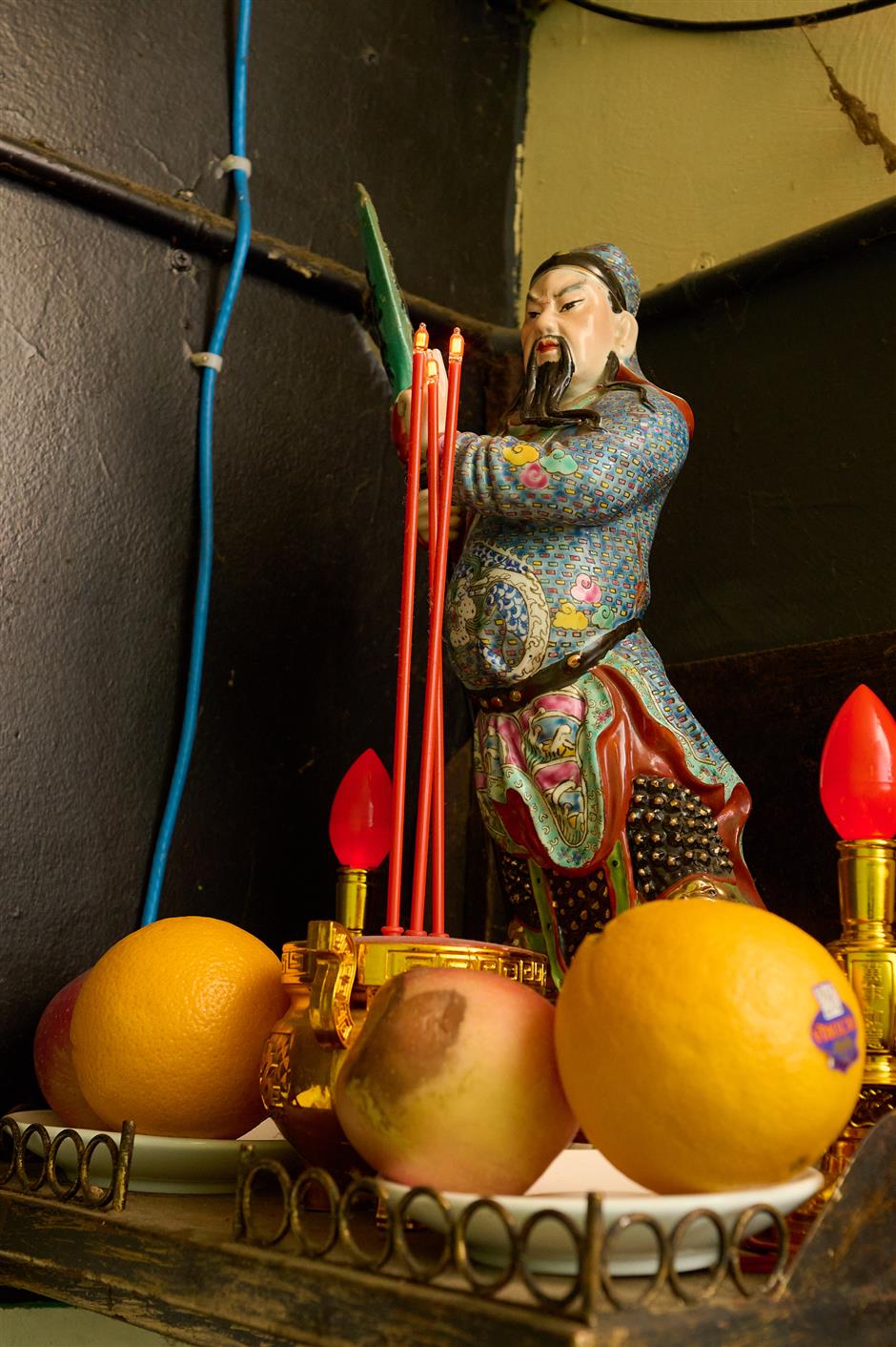Ships in the Night: A Tour of Yuyintang with Owner, Lao Lu