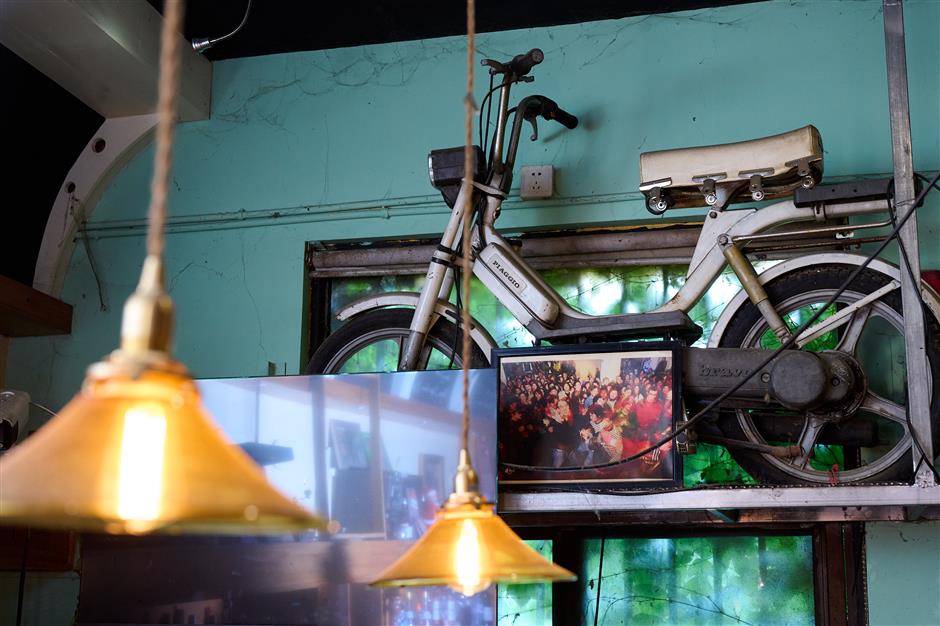 Ships in the Night: A Tour of Yuyintang with Owner, Lao Lu