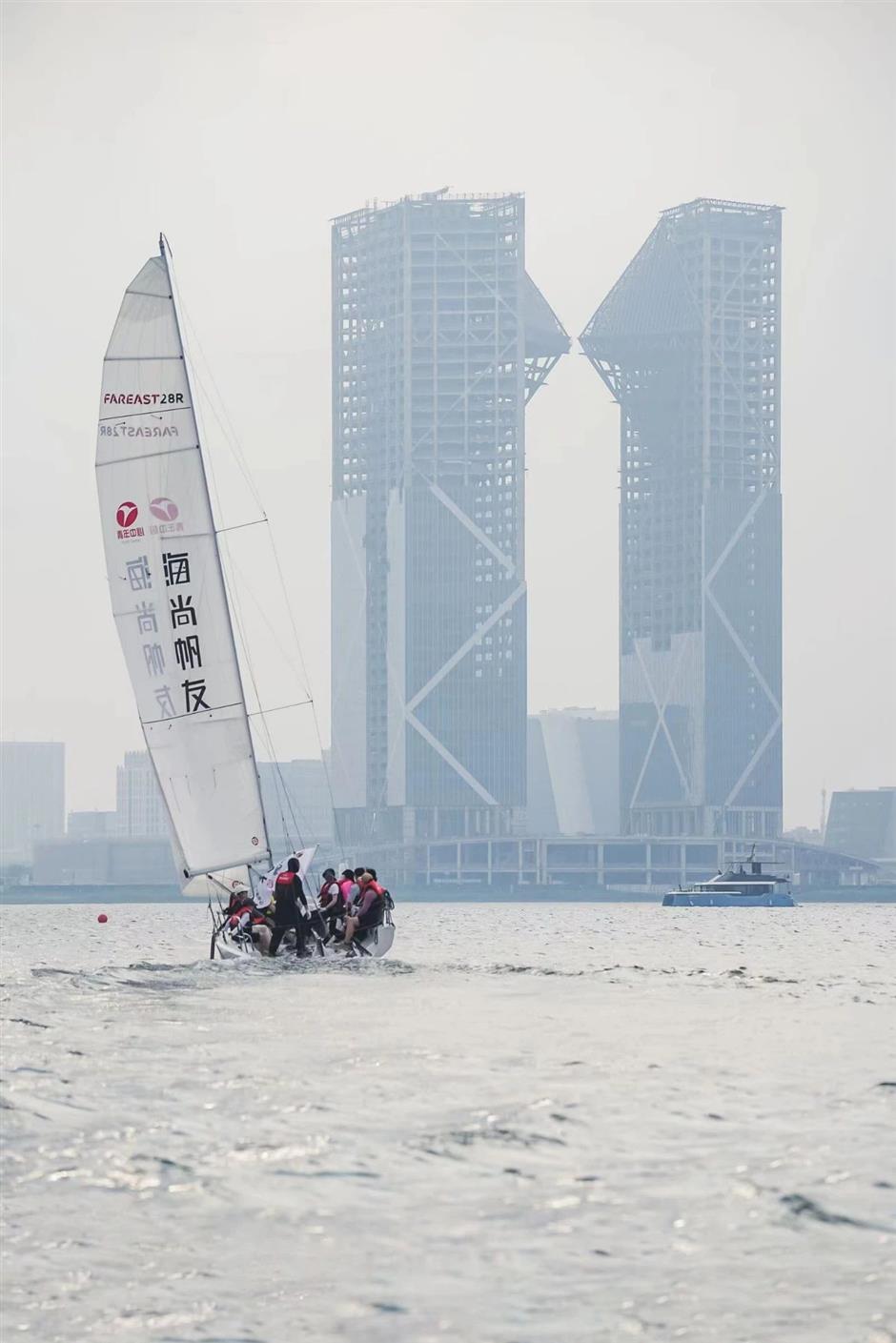 看完日出,不如在臨港來場暢快玩水之旅