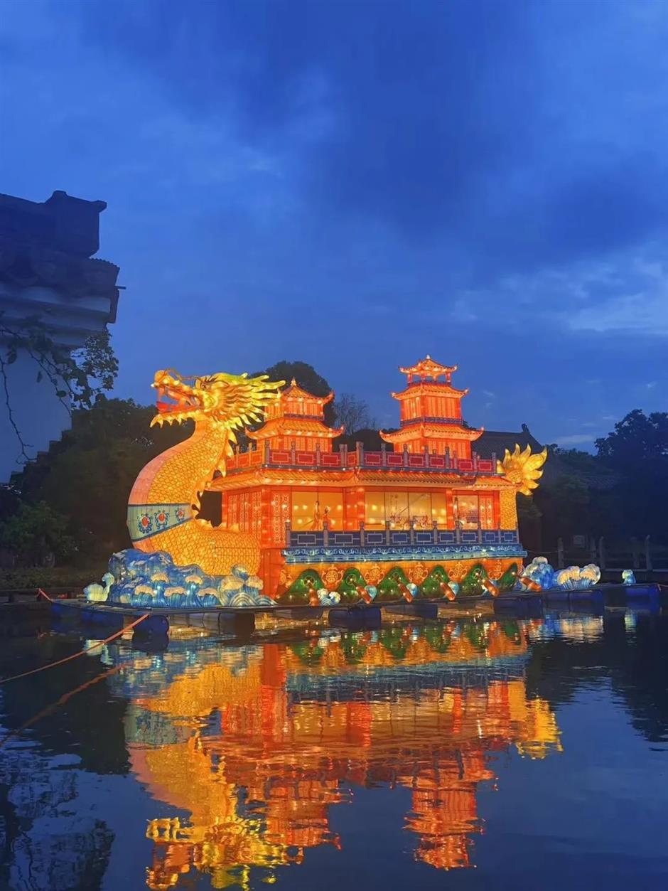 閃耀夏夜的夢幻光影秀,都在這裡→