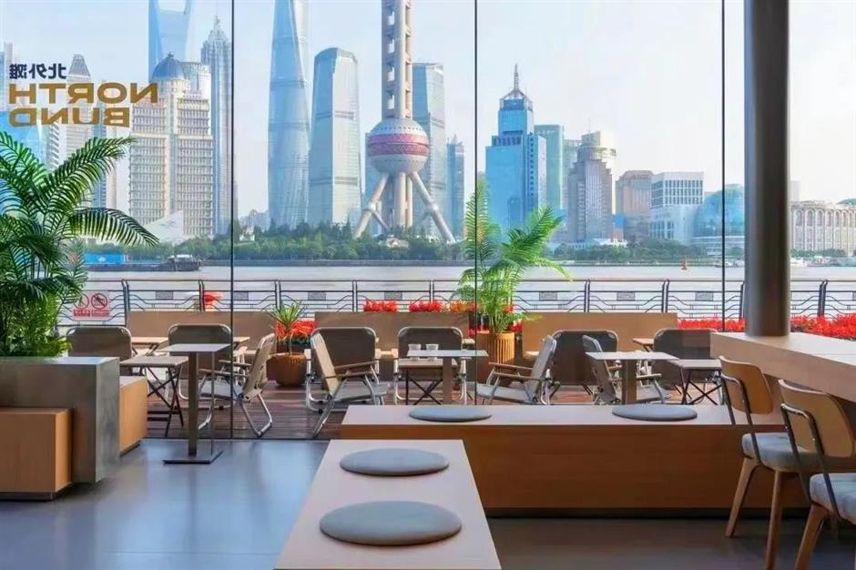 好chill~在黃浦江邊喝著咖啡吹江風