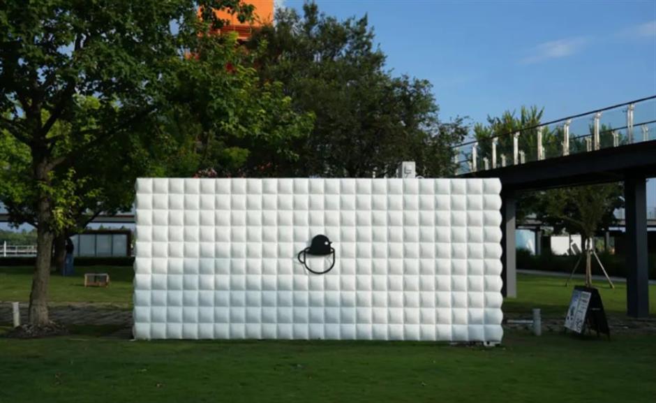 好chill~在黃浦江邊喝著咖啡吹江風