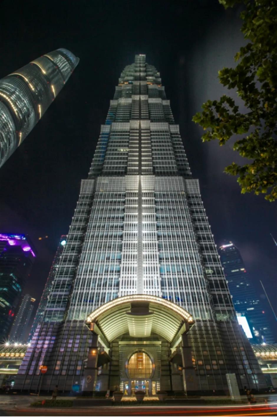 上海金茂大厦迎来二十五岁!形似宝塔的原