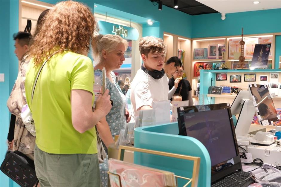 收下来自上海的专属纪念!千名外国友人光临