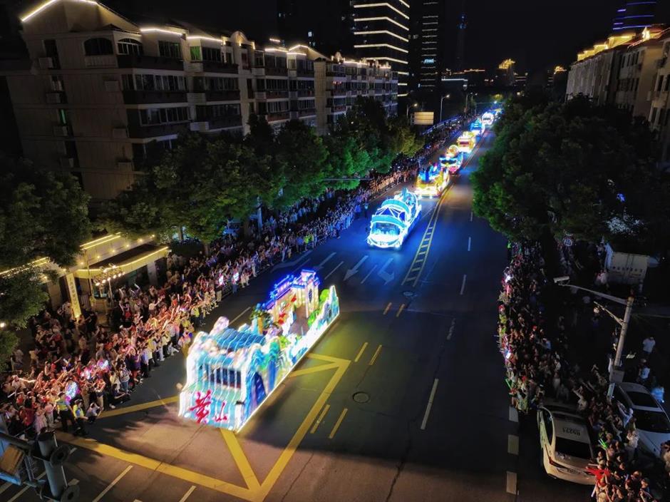 多圖直擊，2024年奉賢花車巡展暨東方美谷藝術節群文展演精彩來襲