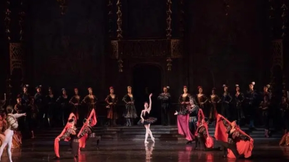 Classical Russian ballet "Swan Lake" launches China tour