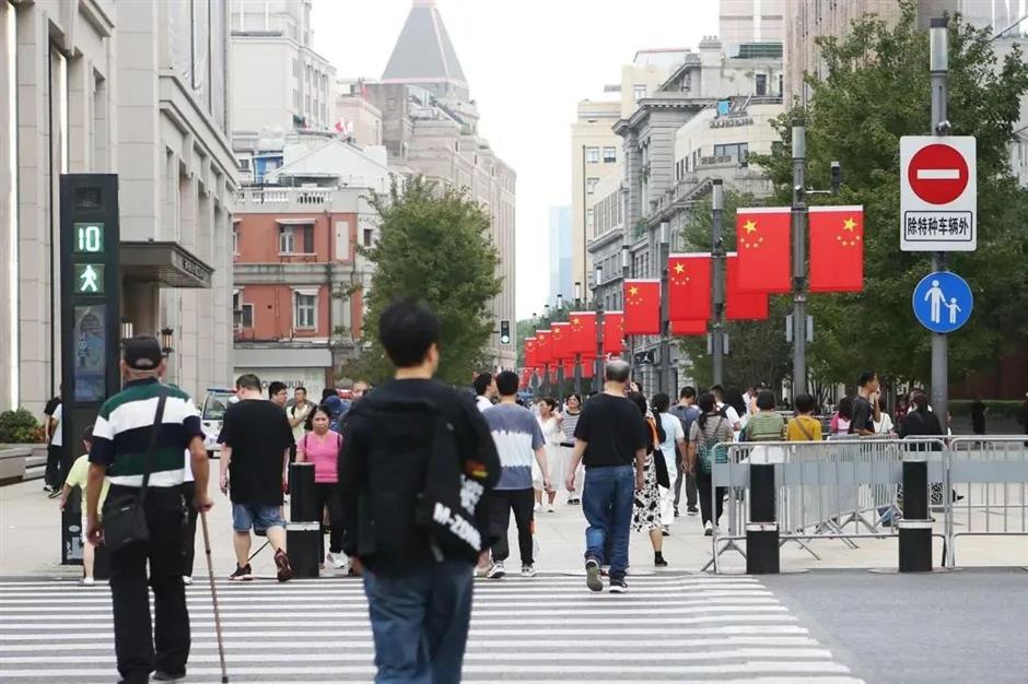 國慶假日上海接待遊客1862.25萬人次,文旅市場供需兩旺、歡樂祥和。