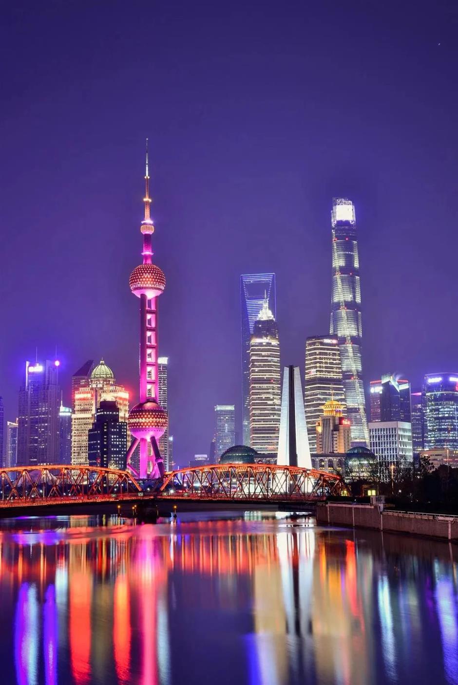 國慶假日上海接待遊客1862.25萬人次,文旅市場供需兩旺、歡樂祥和。