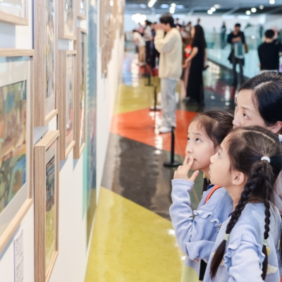 中国・フランスの児童絵画が国交正常化を祝う