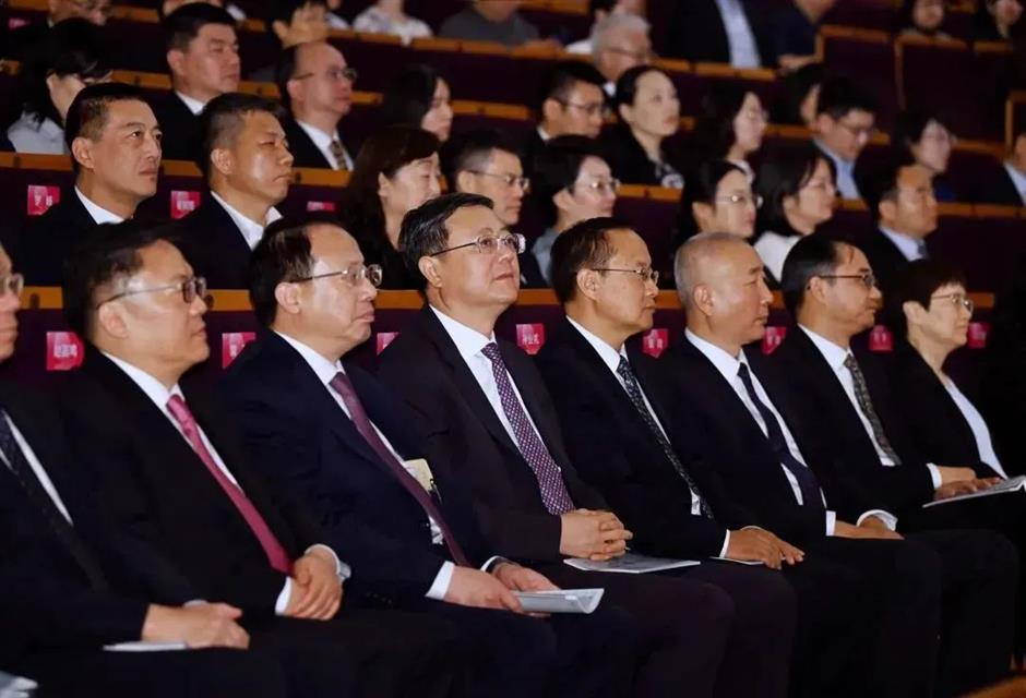 荟萃世界艺术精品!陈吉宁孙业礼龚正出席第二十三届中国上海国际艺术节开幕活动