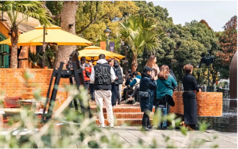 上海這個熱門地標,竟然種了10000朵玫瑰!