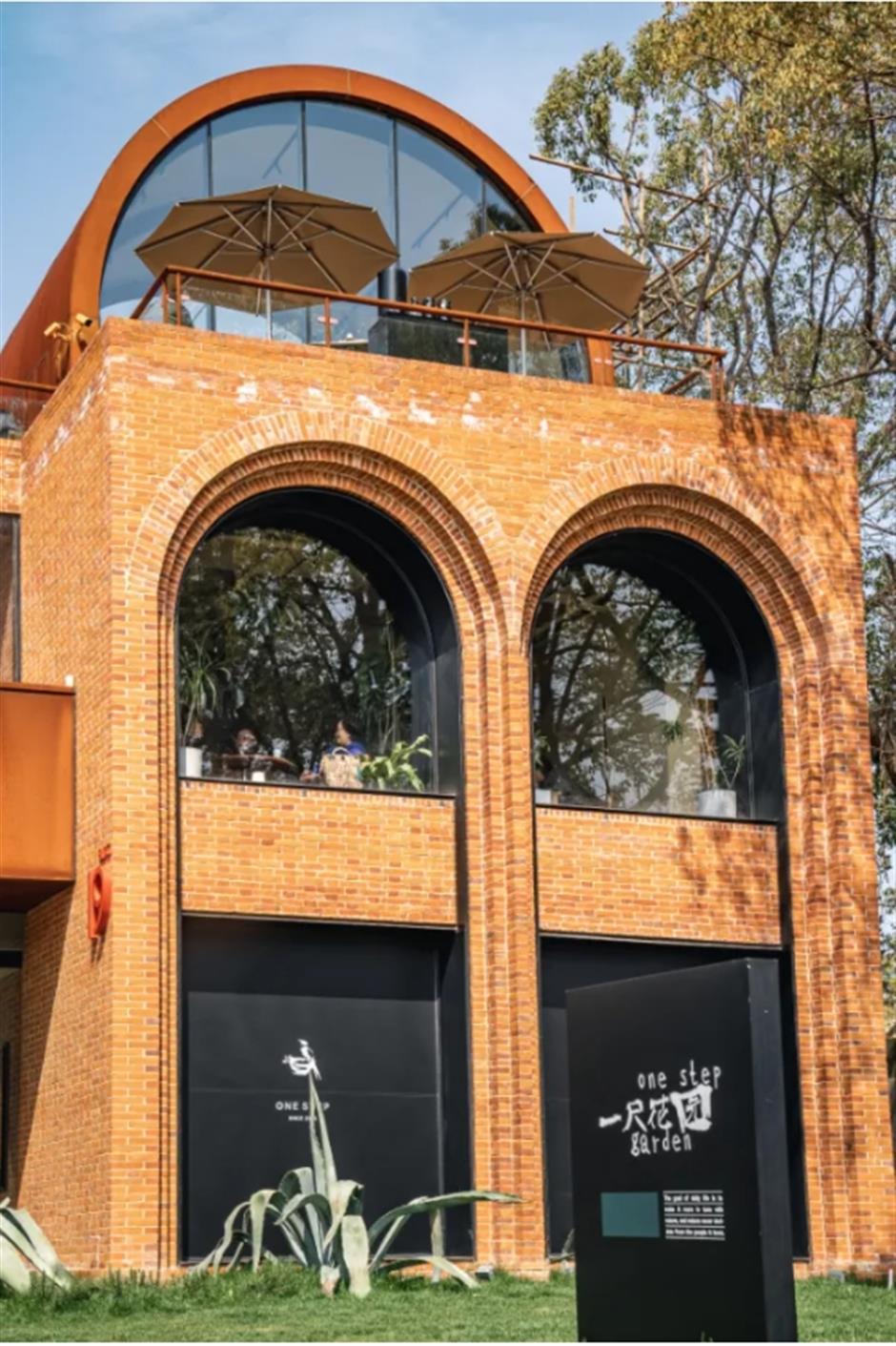 上海這個熱門地標,竟然種了10000朵玫瑰!