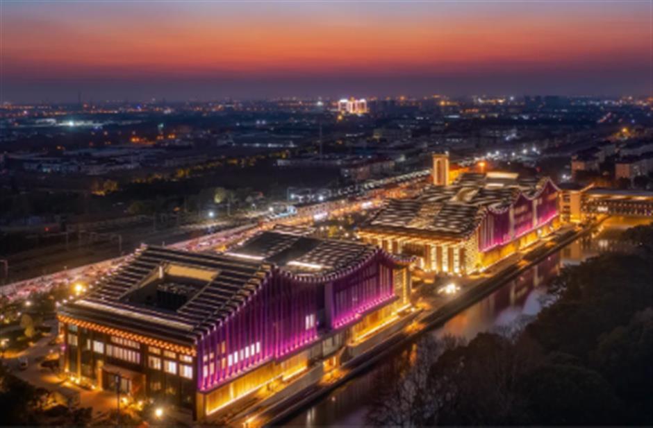 地铁旁的这座园林,藏不住了!