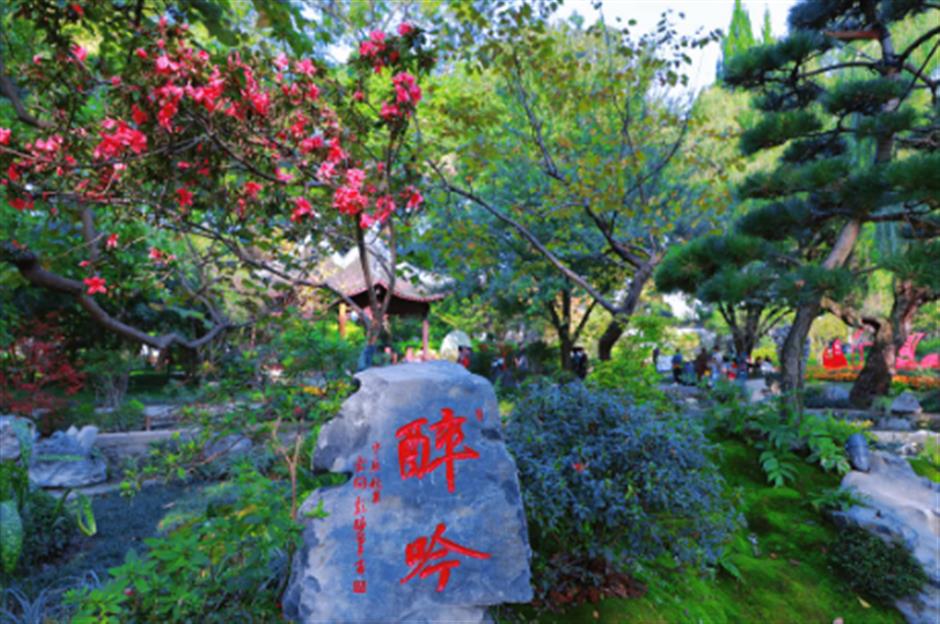 地铁旁的这座园林,藏不住了!