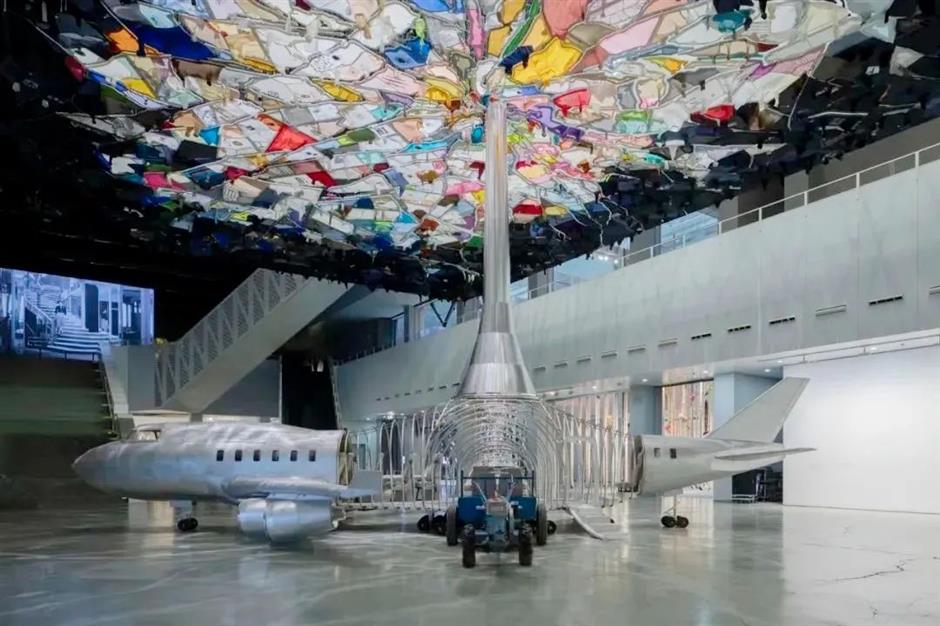 黄浦江畔又现巨型装置,免费开放→