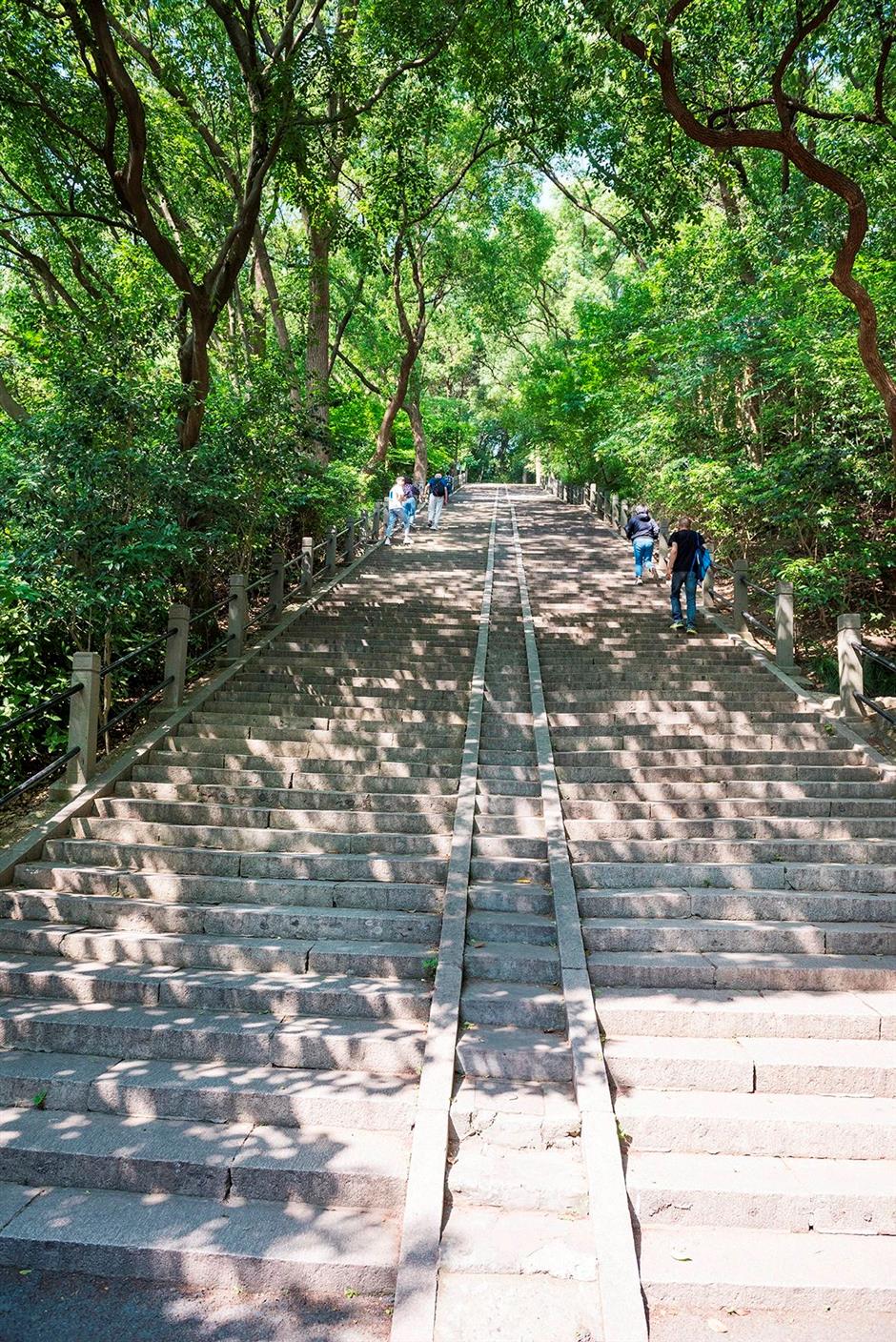 码住!这4条宝藏徒步路线太适合深秋了