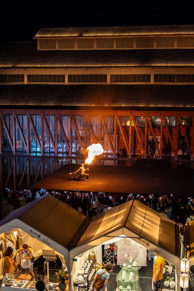 Jingdezhen: Deciphering the Modern Alchemy of Mud and Fire