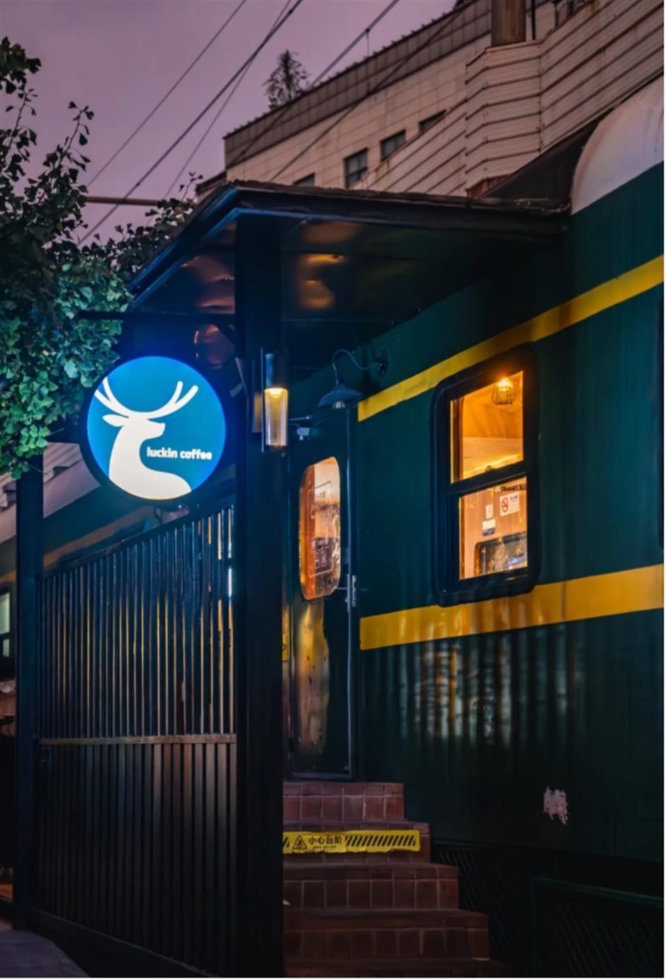 电影感绿皮火车大片,竟然在上海的公园和咖啡馆就能拍到!