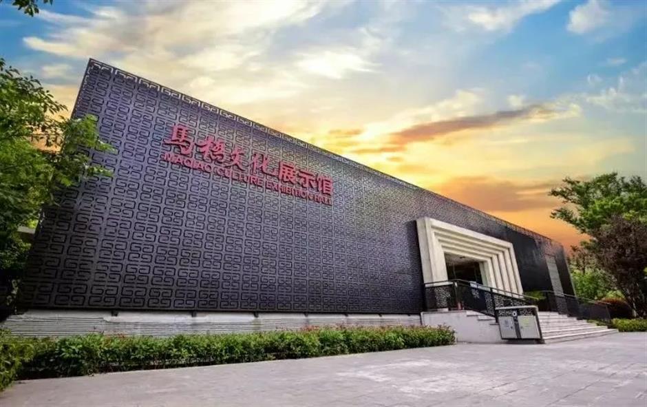 在马桥,发现一本打开的