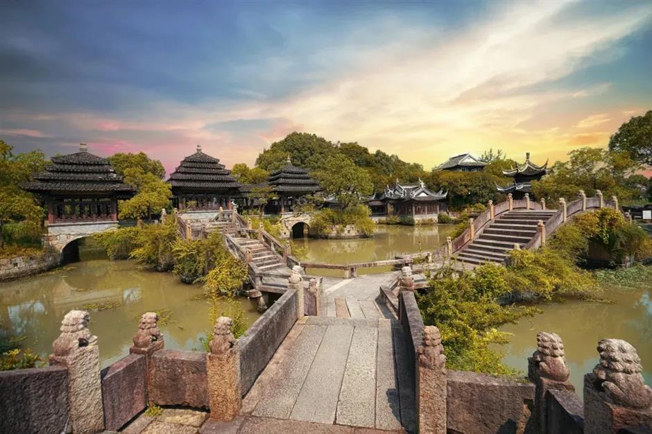 在马桥,发现一本打开的