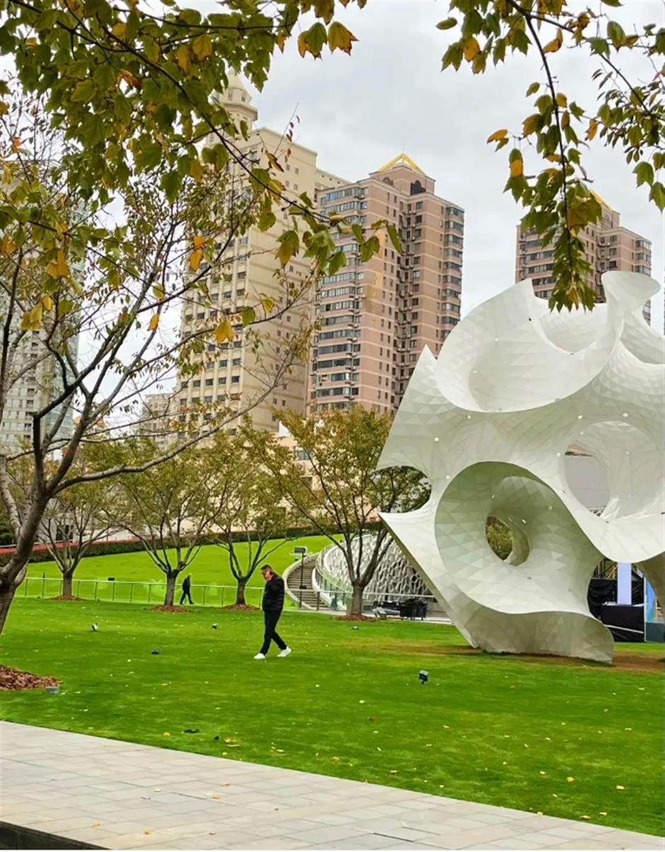 賞秋+遊園+看展！老靈額