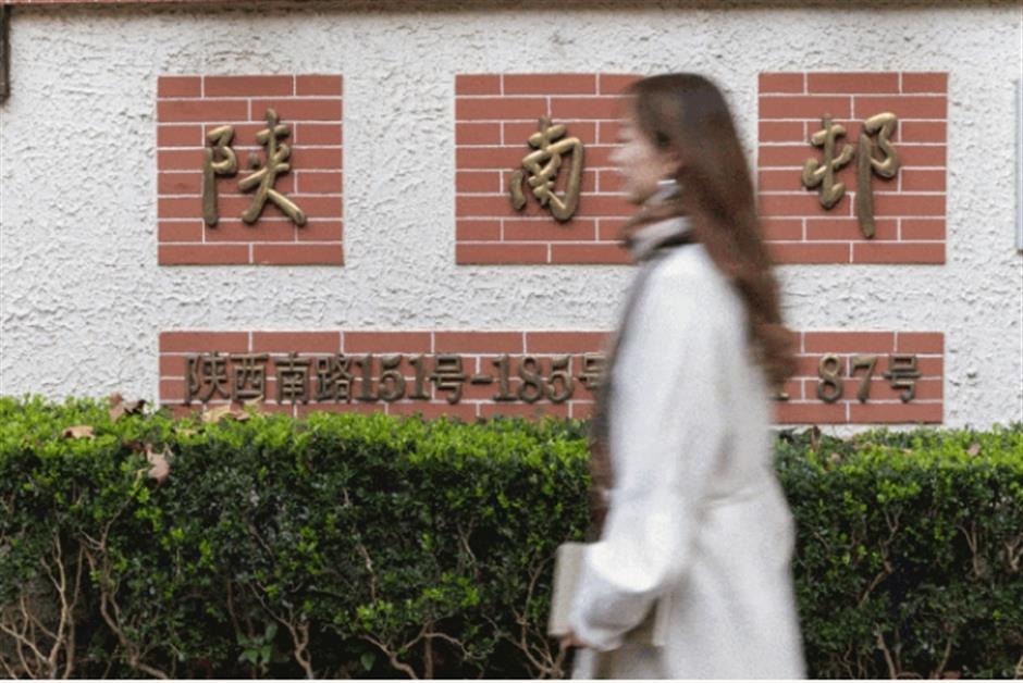 秋末冬初,赴一场与银杏的