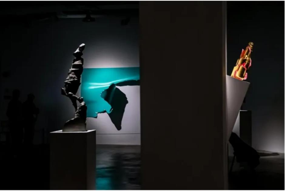 人生首次个展!看他靠