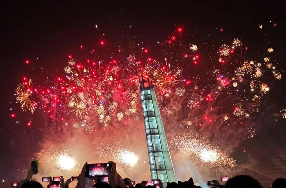 开始搞毛线了!在上海欢乐谷看到了东方明珠?