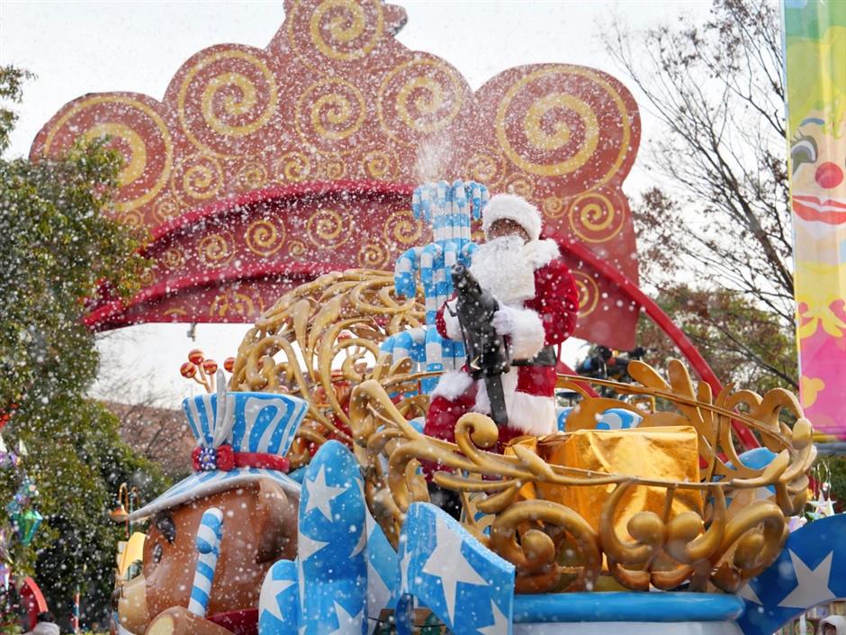 开始搞毛线了!在上海欢乐谷看到了东方明珠?