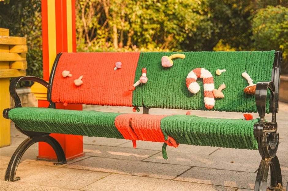 开始搞毛线了!在上海欢乐谷看到了东方明珠?