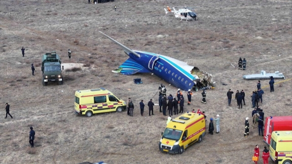 Passenger plane from Baku crashes near Aktau, Kazakhstan